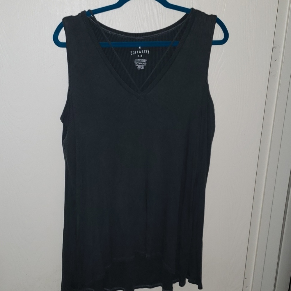 AE ribbed cold shoulder long sleeve v-neck